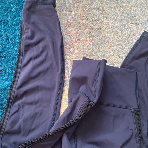 Lululemon navy blue high rise mesh side leggings size 4 align - Picture 3 of 4